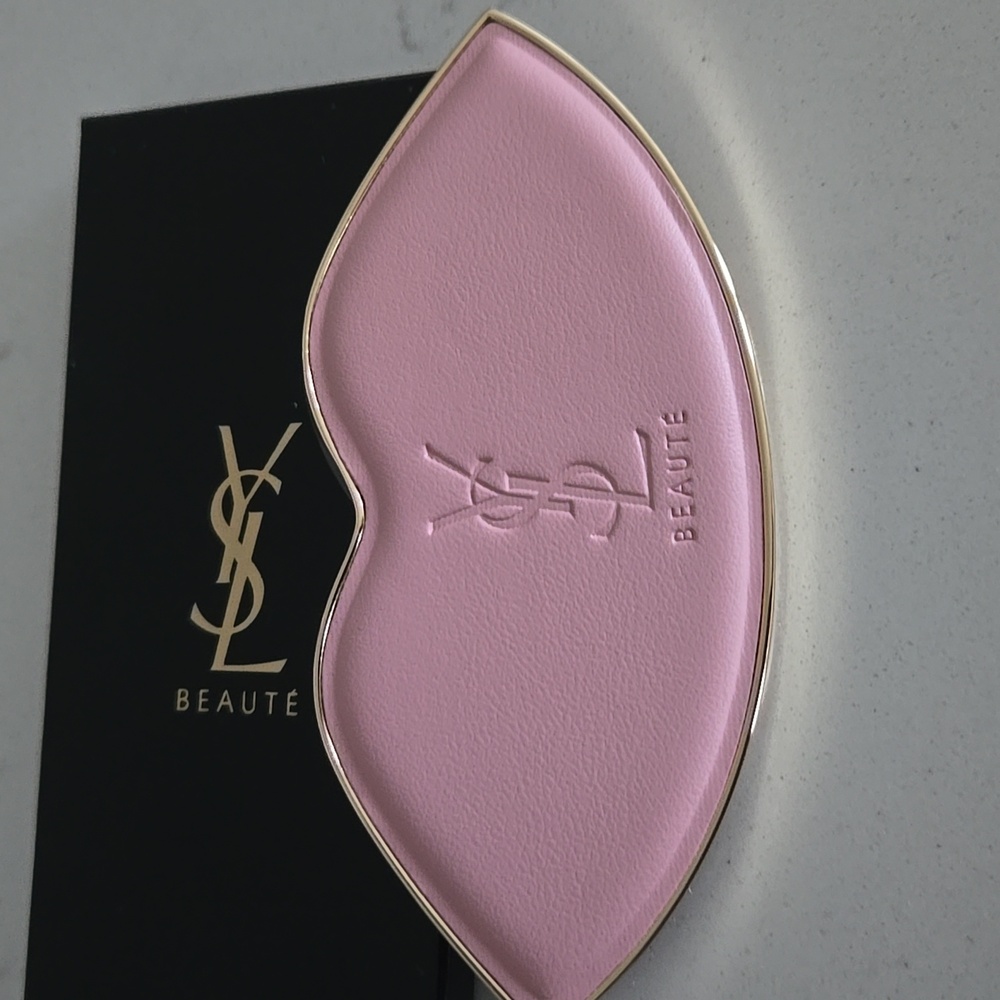 New In Box Yves Saint Laurent Lip-Shaped Mirror Soft Pink & Gold 4x2 YSL Mirror